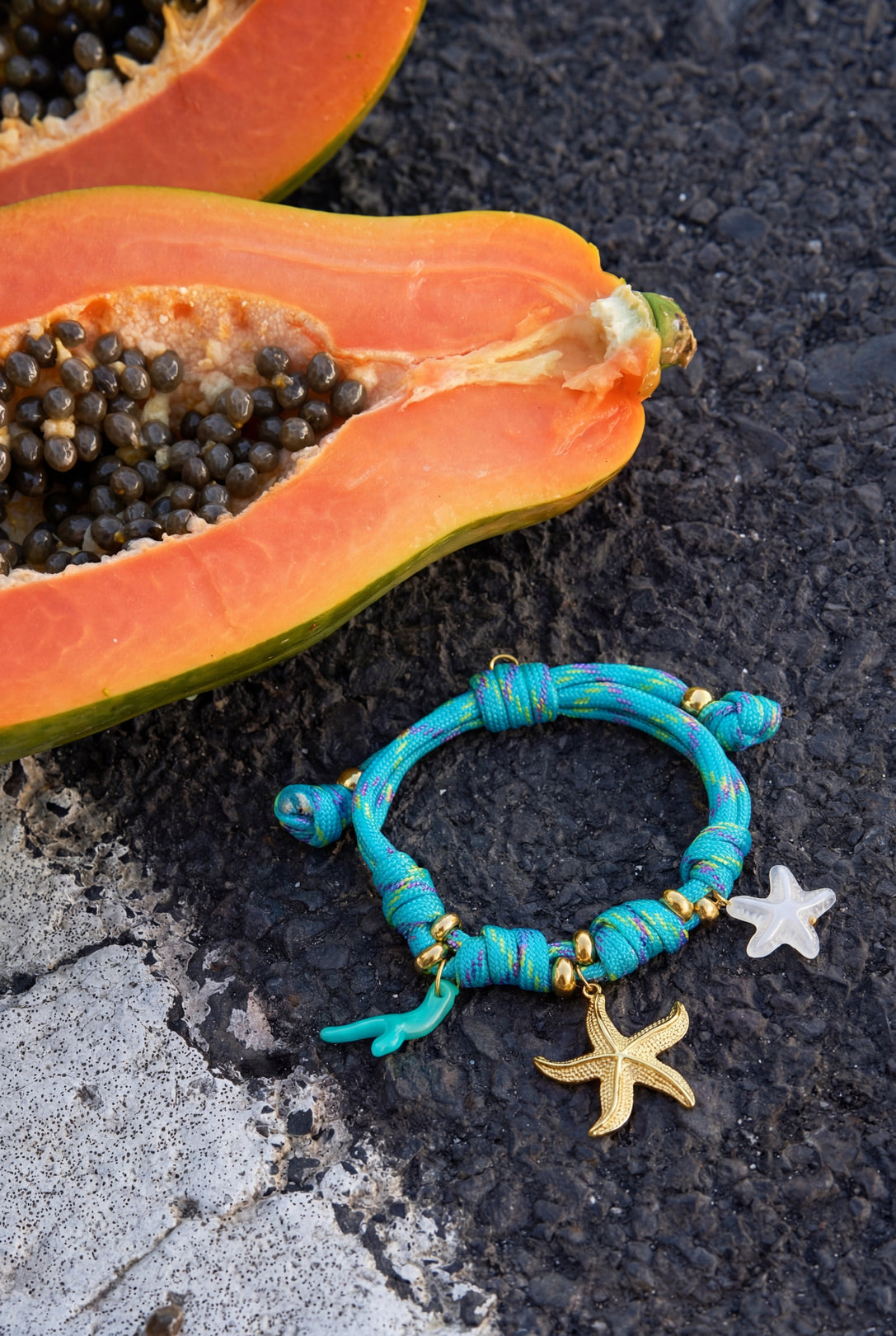 seilarmband mit knoten und seesternanhängern