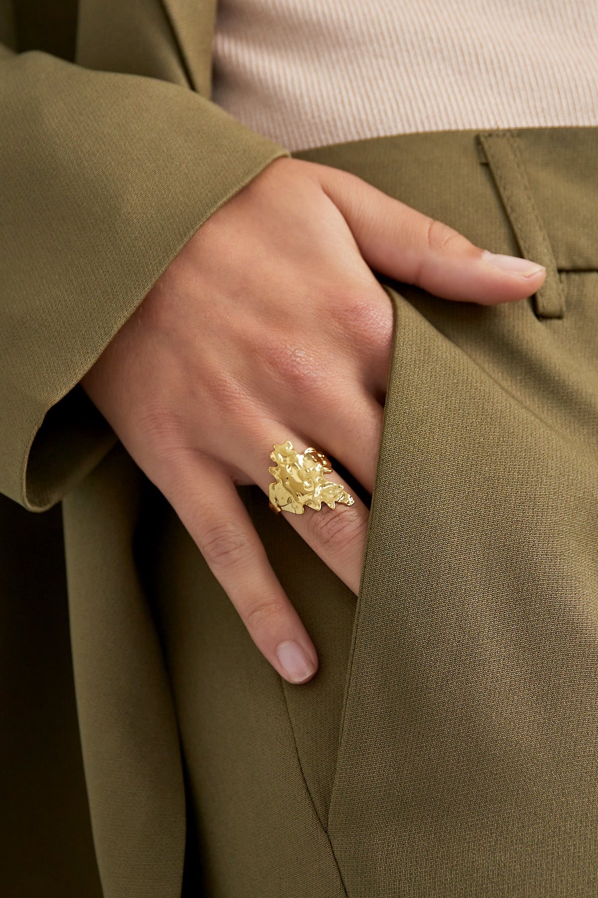 Damen Ring Abstrakte Textur | Edelstahl | Goldfarbe