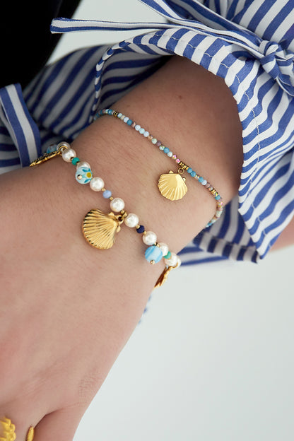 Buntes Muschelarmband - Blaugold