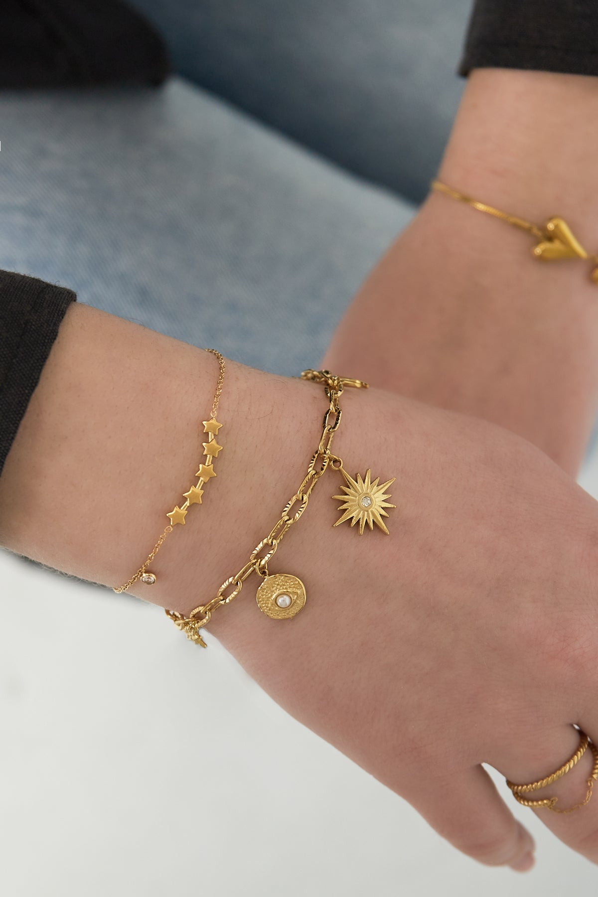 armband mit leuchtenden sternen - goldfarben
