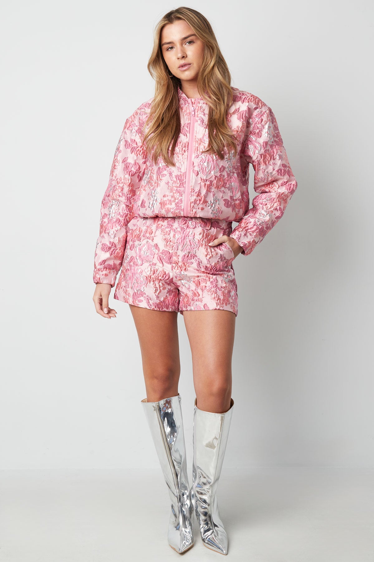 gewebte polyesterfaser damen-shorts elegantes blumenmuster