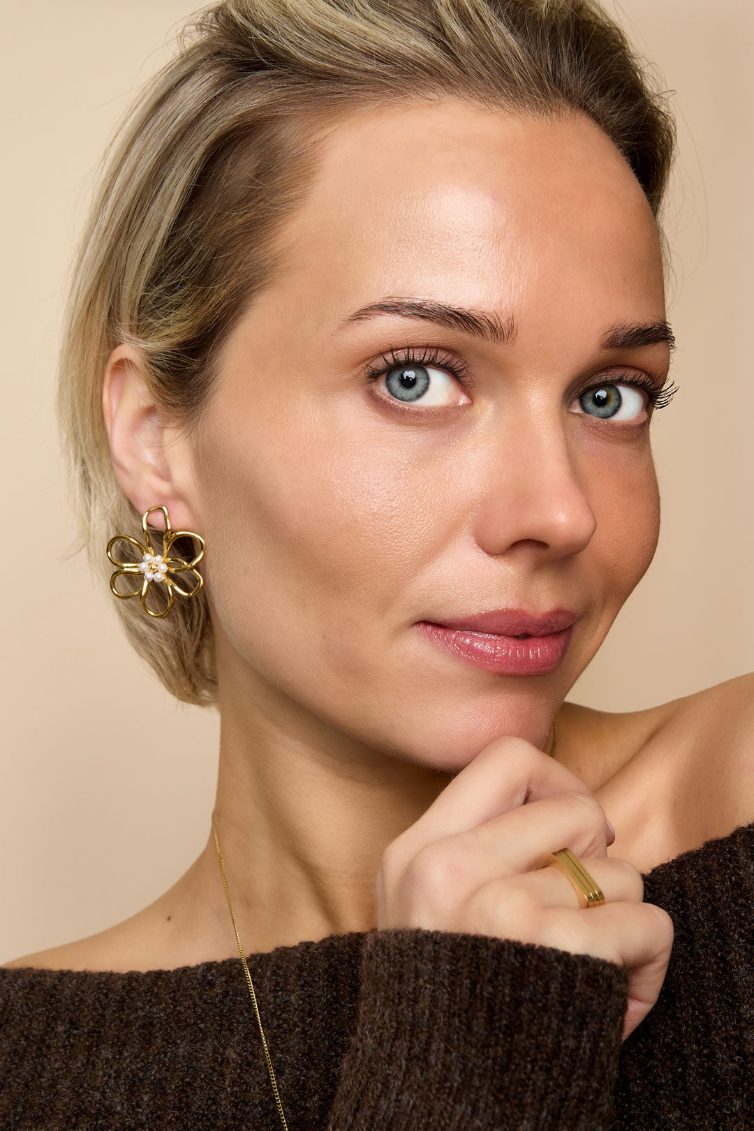 Damen Ohrstecker Blume Täglich | Edelstahl | Goldfarbe