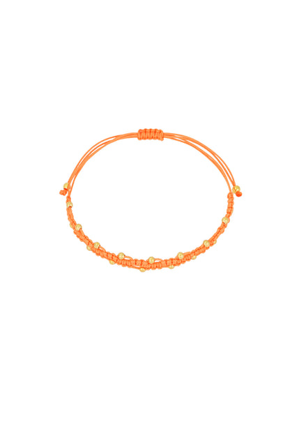Armband mit kleinen Punkten