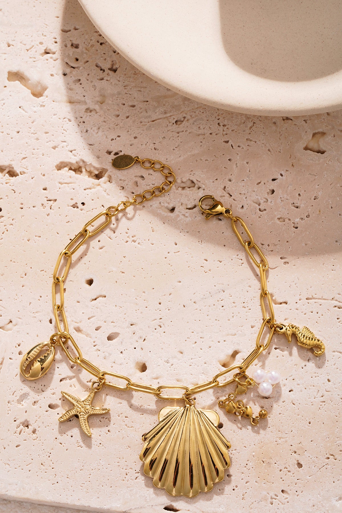 großes beachy-armband – goldfarben