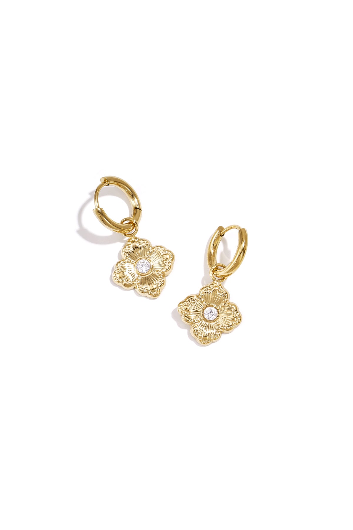 Ohrringe mit elegantem Kleeblatt und Stein