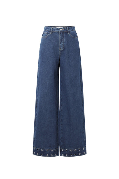 Jeans mit Ösen-Statement