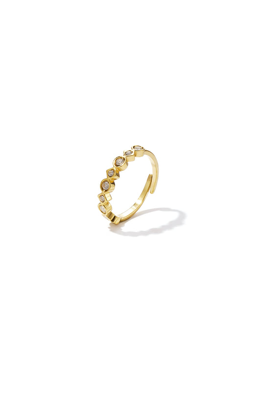 Ring mit verschiedenen Formen und Steinen