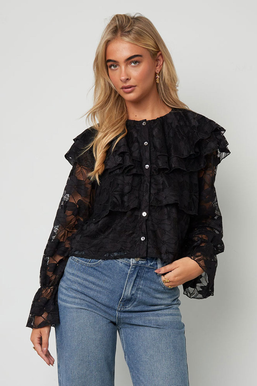 Gewebte Polyesterfaser Damen-Bluse Elegantes Blumenmuster Spitzenpaneel