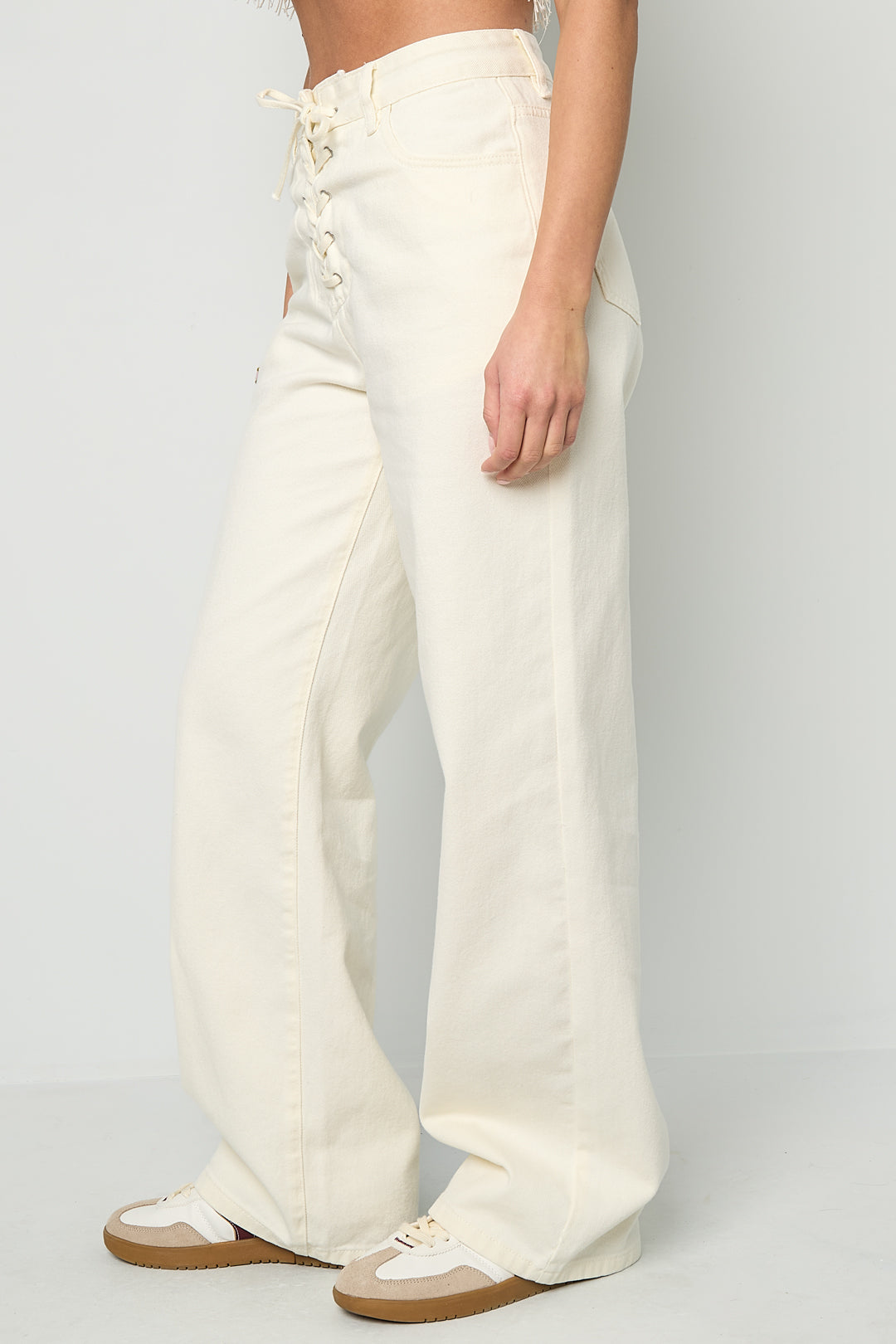 Jeans mit Schnürung