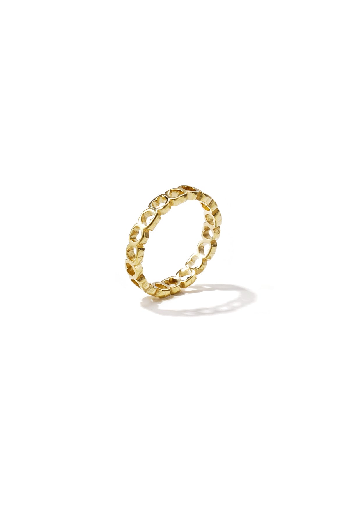 ring mit einer reihe leerer herzen