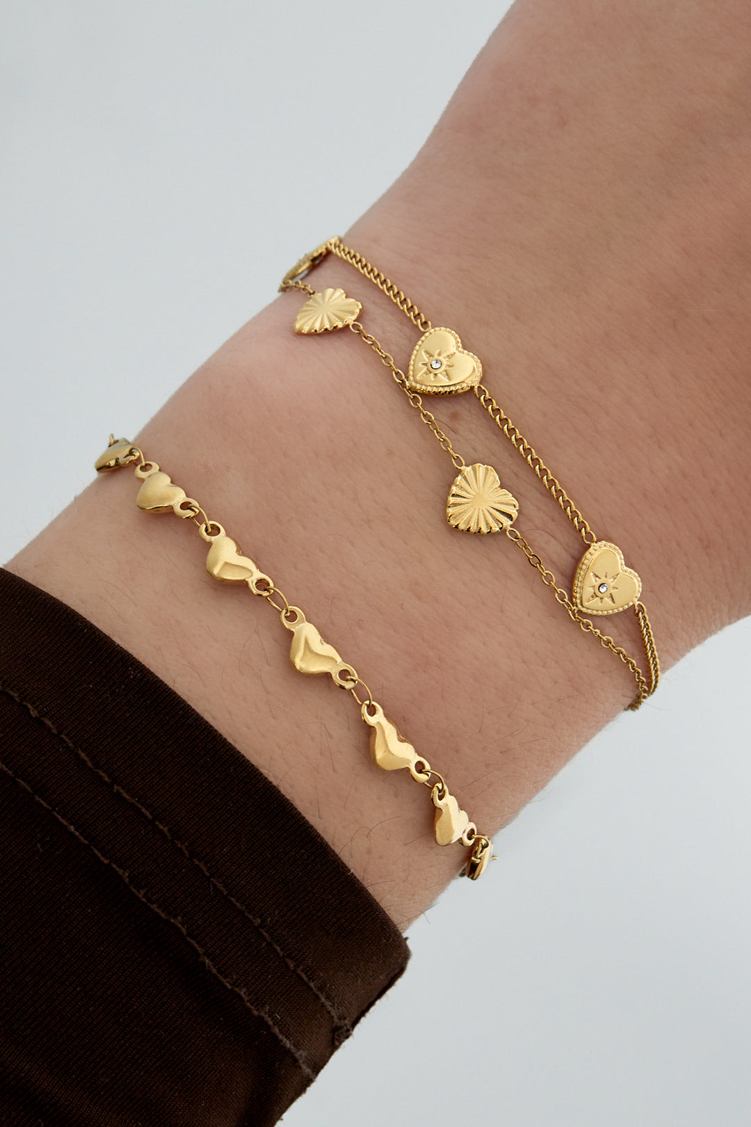 armband mit mehreren herzen