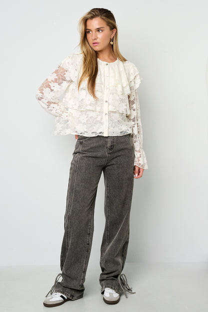Gewebte Polyesterfaser Damen-Bluse Elegantes Blumenmuster Spitzenpaneel