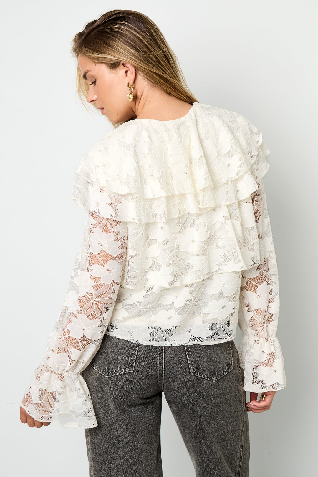 Gewebte Polyesterfaser Damen-Bluse Elegantes Blumenmuster Spitzenpaneel