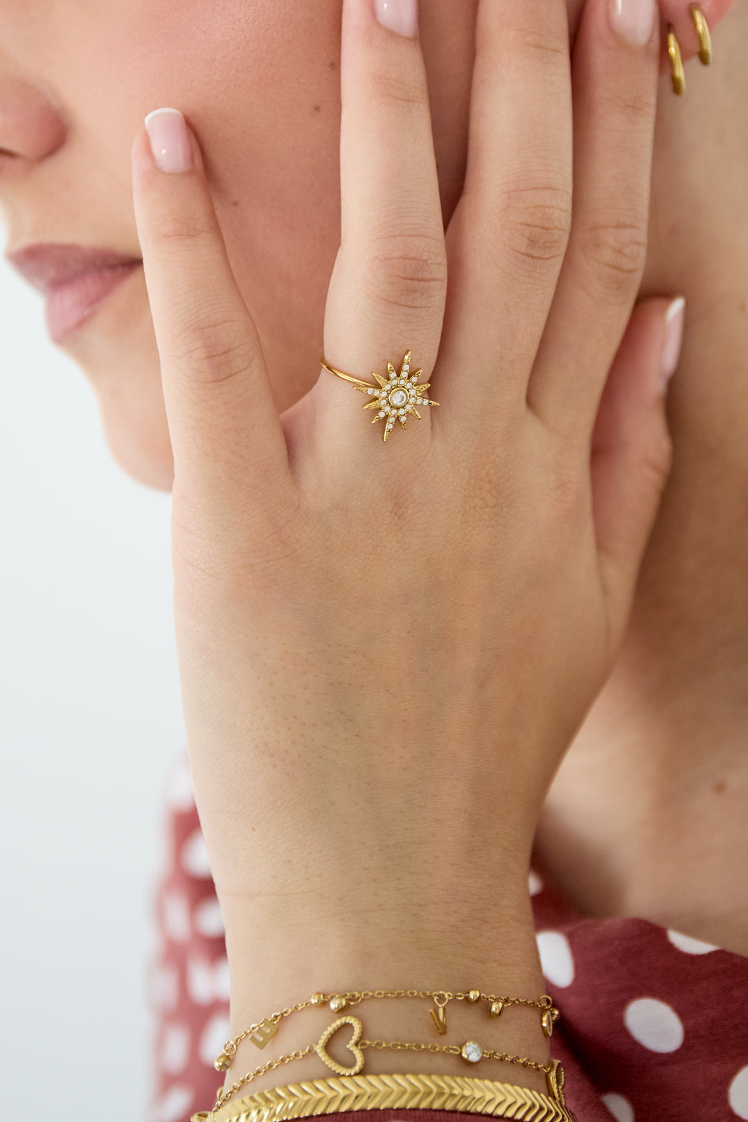 Verstellbarer Ring mit Sternschnuppe und Steinen