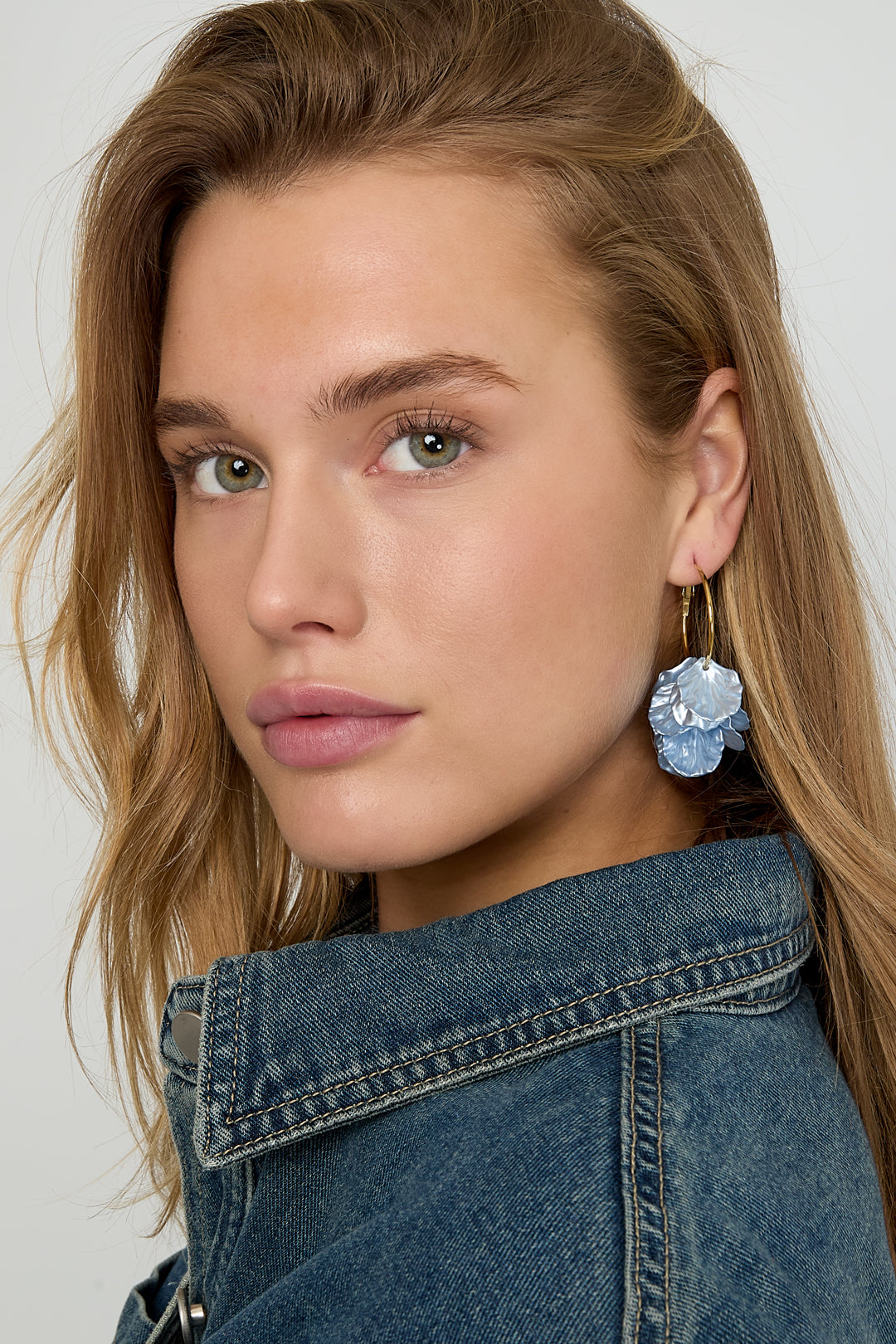 damen creolen blumendesign | edelstahl | hellrosa & babyblau & rosenrot
