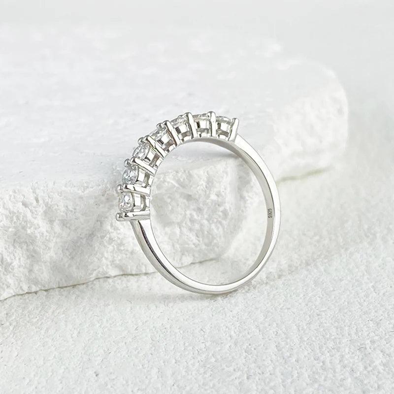 finityzoneglänzender moissanite - ring für frauen – eleganz in silber